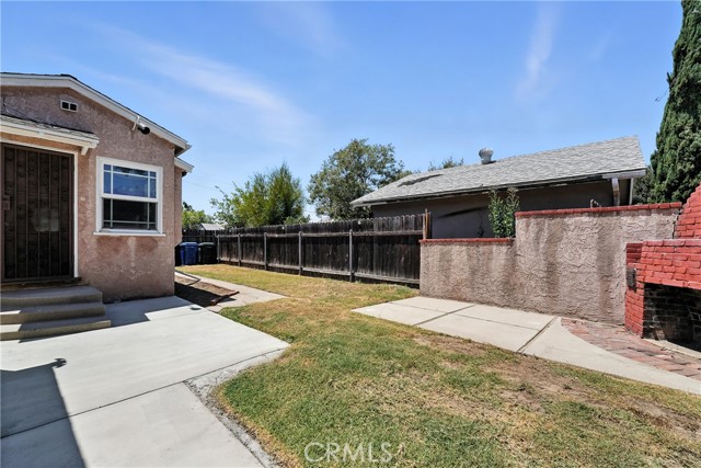 265 W Pershing Court, Covina CA: https://media.crmls.org/medias/0d7d0331-548d-4046-9788-552f2c4bac1a.jpg