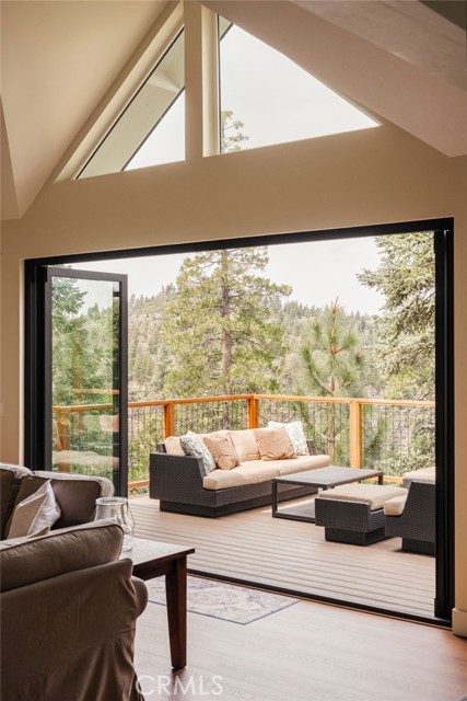 26910 Everest Road, Lake Arrowhead, CA 92352