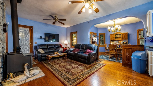 Detail Gallery Image 6 of 50 For 24083 Cresta Dr, Crestline,  CA 92325 - 4 Beds | 2/1 Baths