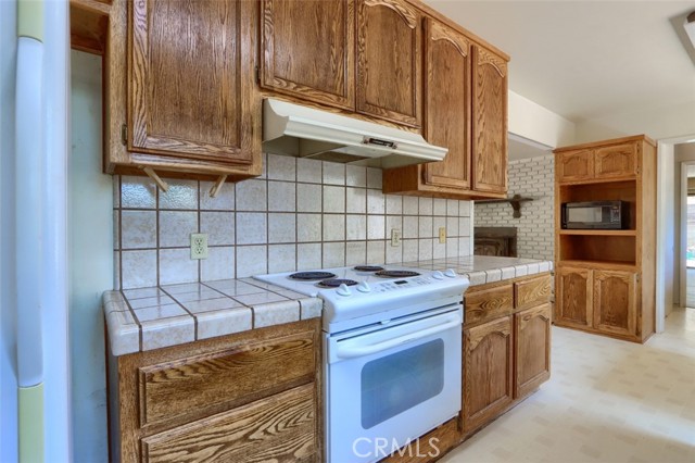 42912 Country Club E Drive, Oakhurst CA: https://media.crmls.org/medias/0d7e8667-f619-457f-b569-c5703873c61d.jpg