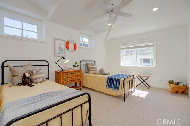 2905 Poinsettia Avenue, Manhattan Beach, California 90266, 5 Bedrooms Bedrooms, ,4 BathroomsBathrooms,Residential,Sold,Poinsettia,SB22039564