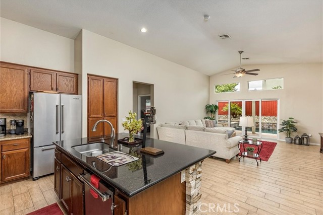 Detail Gallery Image 4 of 42 For 31955 Avenida Mallari, Temecula,  CA 92591 - 3 Beds | 2 Baths