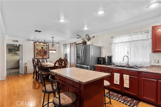 350 S Willow AVe, Rialto CA: https://media.crmls.org/medias/0d7f3d61-f525-476d-822b-9af0e2395363.jpg