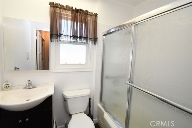 Detail Gallery Image 17 of 27 For 1848 Elmfield Ave, Long Beach,  CA 90815 - 2 Beds | 1/1 Baths