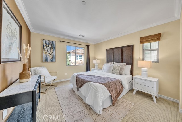 63 Splendor, Irvine CA: https://media.crmls.org/medias/0d804214-db6e-4d62-84ff-f12b0543a2f0.jpg