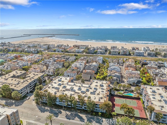 Detail Gallery Image 2 of 51 For 4600 via Dolce #206,  Marina Del Rey,  CA 90292 - 2 Beds | 2 Baths