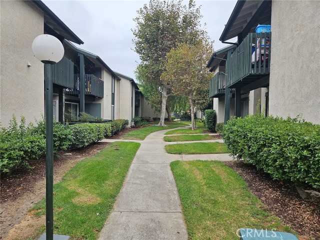 23240 Orange Avenue, Lake Forest CA: https://media.crmls.org/medias/0d808940-1723-4270-8d77-17d4af42e064.jpg