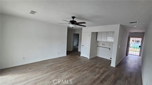 Detail Gallery Image 3 of 9 For 5683 Wagonwheel, San Bernardino,  CA 92407 - 5 Beds | 2 Baths