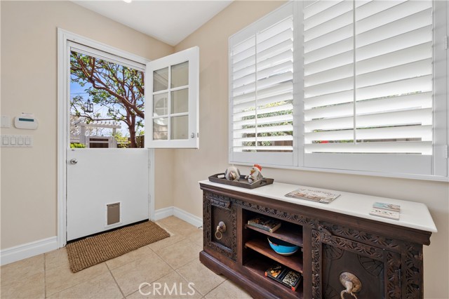 334 Locust Street, Laguna Beach CA: https://media.crmls.org/medias/0d80ce70-d7a0-4168-a93e-4890a9f43835.jpg