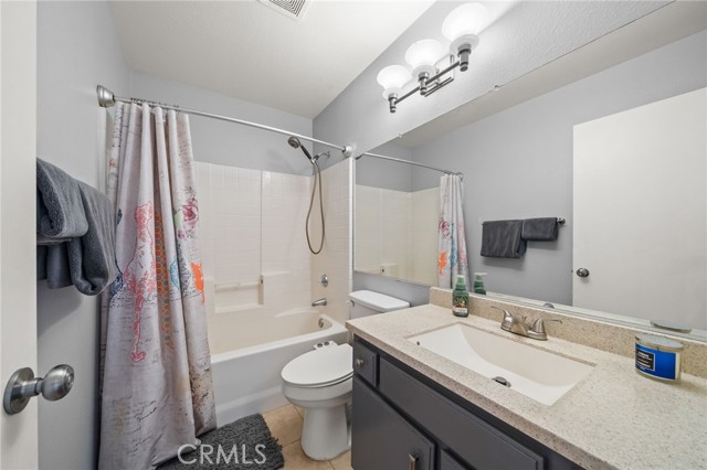 Detail Gallery Image 13 of 18 For 2748 Chuckwagon, Palmdale,  CA 93550 - 3 Beds | 2 Baths