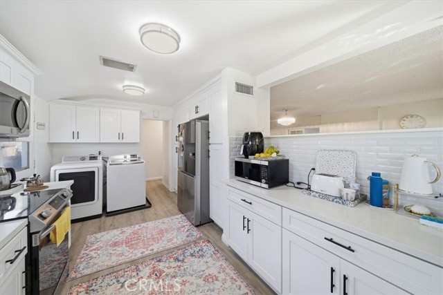 Detail Gallery Image 4 of 18 For 2057 W Coronet, Anaheim,  CA 92801 - 3 Beds | 2 Baths