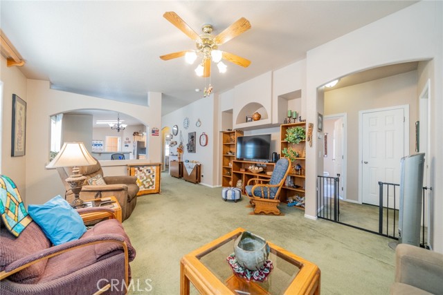 Detail Gallery Image 9 of 52 For 22241 Nisqually Rd #71,  Apple Valley,  CA 92308 - 3 Beds | 2 Baths