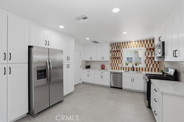 Detail Gallery Image 16 of 44 For 822 W 5th St, Ontario,  CA 91762 - 3 Beds | 2 Baths