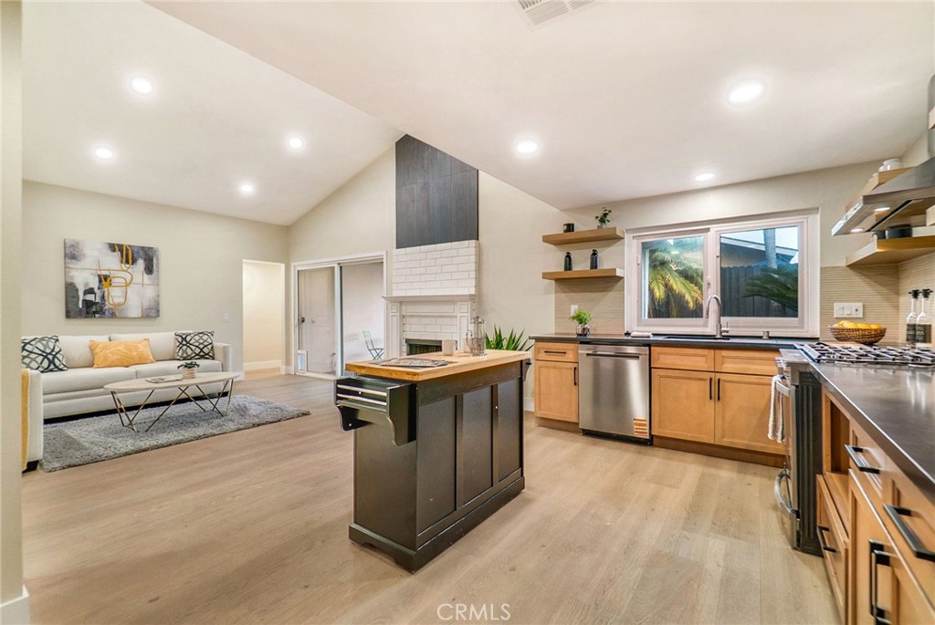 MLS #OC25260184 image #44