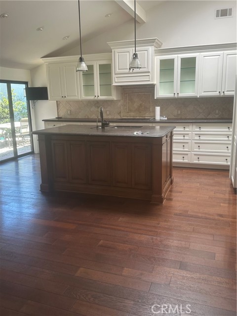 18 Skysail Drive, Corona del Mar CA: https://media.crmls.org/medias/0d830dce-236b-4085-92db-af70d53ac97d.jpg