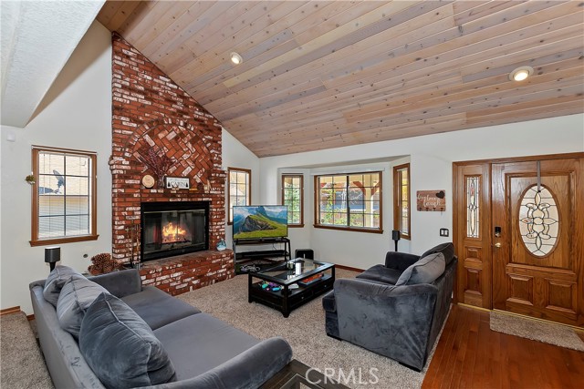 Detail Gallery Image 5 of 41 For 1242 Kayah Dr, Big Bear City,  CA 92314 - 3 Beds | 3/1 Baths