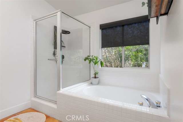 Image 27 of 58 For 65 Castletree