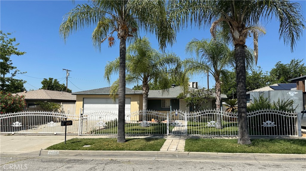 1424 Lynwood Way