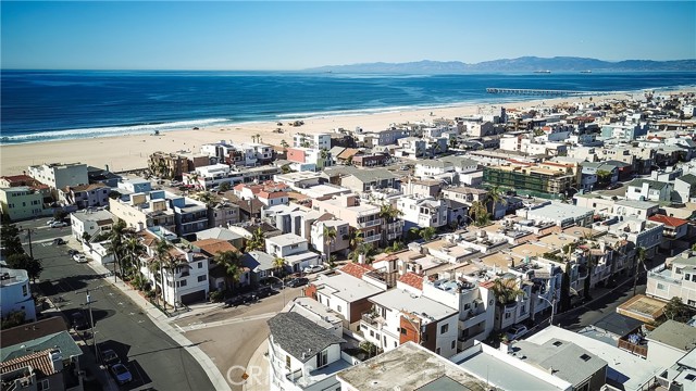 Detail Gallery Image 43 of 51 For 122 Manhattan Ave, Hermosa Beach,  CA 90254 - 3 Beds | 3/1 Baths