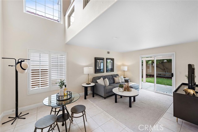 30 Calle Estero, Rancho Santa Margarita CA: https://media.crmls.org/medias/0d843f54-6c6e-454f-903c-0bdc7749ff20.jpg