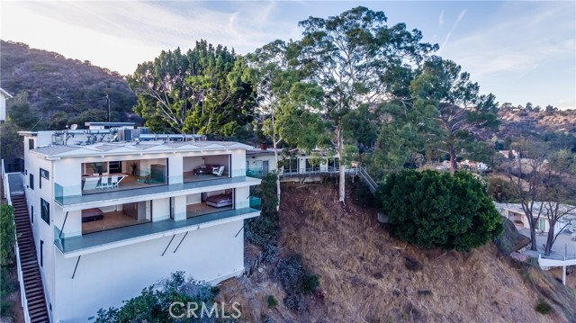 Detail Gallery Image 69 of 75 For 8401 Wyndham Rd, Hollywood Hills,  CA 90046 - 5 Beds | 6 Baths