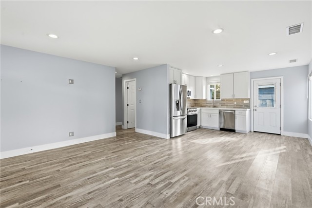 2516 185th, Redondo Beach CA: https://media.crmls.org/medias/0d85d1ae-989f-4290-91f3-6bebf1255b3d.jpg