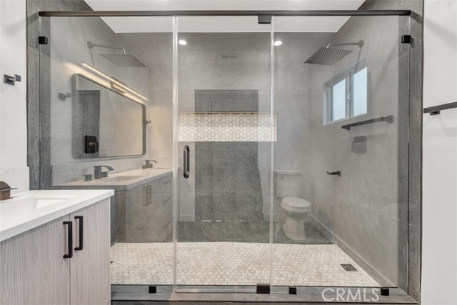 11240 Lull Street, Sun Valley CA: https://media.crmls.org/medias/0d863969-c155-4969-a77e-a85e085bb7a9.jpg
