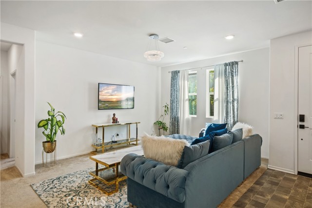 Detail Gallery Image 6 of 37 For 5604 Altamura Way #10,  Fontana,  CA 92336 - 4 Beds | 3 Baths