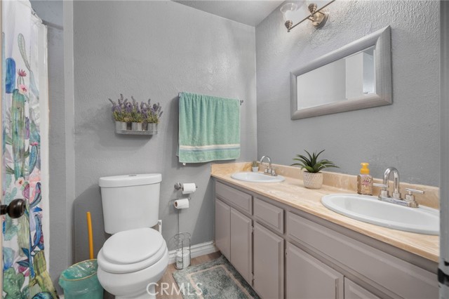 Detail Gallery Image 18 of 39 For 756 W Fontlee Ln, Rialto,  CA 92376 - 4 Beds | 2/1 Baths