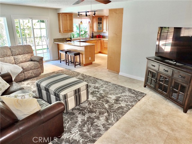 Detail Gallery Image 12 of 42 For 16070 Caribou St, Fountain Valley,  CA 92708 - 4 Beds | 2 Baths