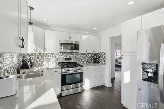 2005 phelan Lane, Redondo Beach CA: https://media.crmls.org/medias/0d88f2c2-8692-4696-b6d9-8a1b75c3254c.jpg