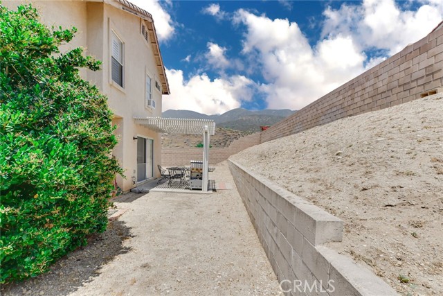 5575 Osborne Court, San Bernardino CA: https://media.crmls.org/medias/0d8936a1-ec88-48ad-8753-599b4ae61954.jpg