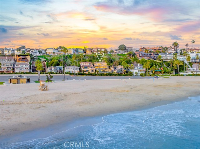 Detail Gallery Image 3 of 47 For 3130 Breakers, Corona Del Mar,  CA 92625 - 3 Beds | 2/1 Baths