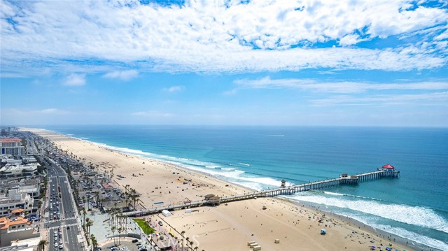 9850 Garfield, Huntington Beach CA: https://media.crmls.org/medias/0d8a5092-042b-4afb-9634-577fdef13943.jpg