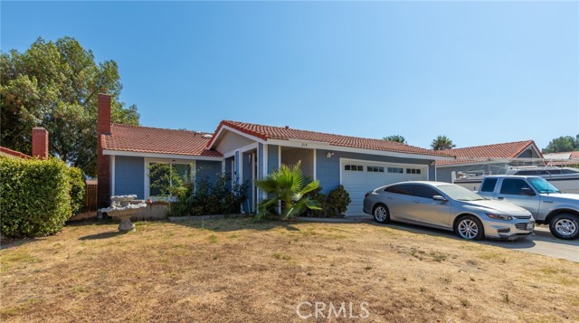 Detail Gallery Image 1 of 1 For 215 Broadway St, Lake Elsinore,  CA 92530 - 4 Beds | 2 Baths