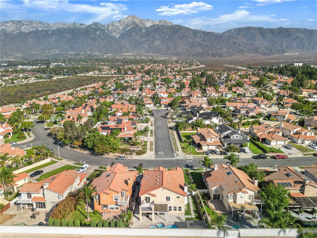 https://media.crmls.org/medias/0d8b3302-196c-414a-a82c-c99773f72e66.jpg?preset=X-Large