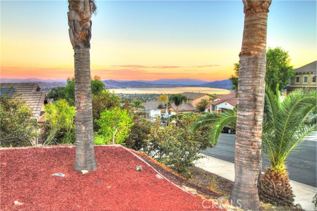 Detail Gallery Image 5 of 41 For 15502 Orion St, Lake Elsinore,  CA 92530 - 4 Beds | 2 Baths