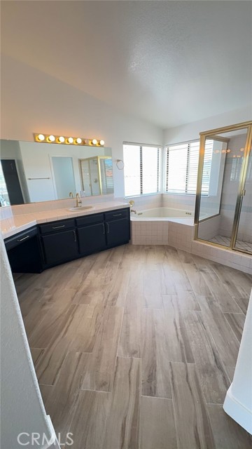 22547 Cascade, Canyon Lake CA: https://media.crmls.org/medias/0d8bf258-82a2-4846-8e73-324ca5bfd3df.jpg