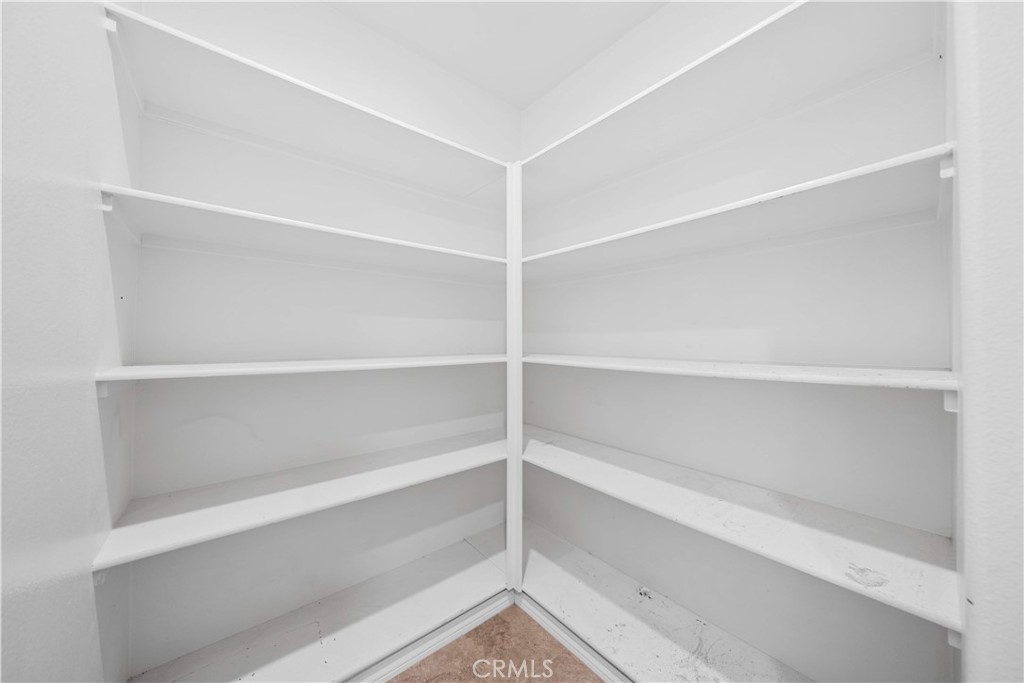 https://media.crmls.org/medias/0d8c8178-1eb6-4131-a445-3d0b8f54829c.jpg?preset=X-Large