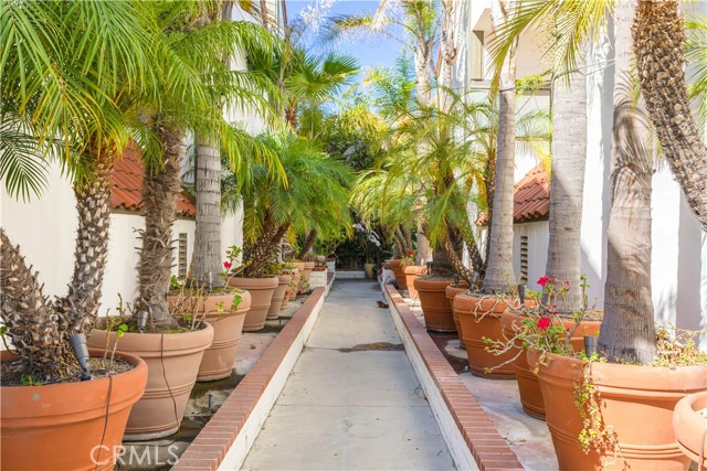 211 19th Street, Newport Beach, California 92663, 2 Bedrooms Bedrooms, ,3 BathroomsBathrooms,Residential Purchase,For Sale,19th,NP21226729
