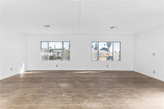 35011 Avenue E, Yucaipa CA: https://media.crmls.org/medias/0d8cc527-6ed5-45a9-af89-3b5c2d53ab43.jpg