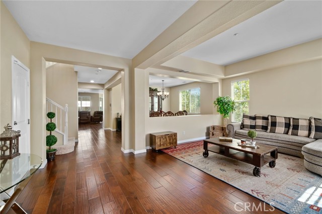 Detail Gallery Image 6 of 45 For 5073 Snowberry Dr, Fontana,  CA 92336 - 5 Beds | 4/1 Baths