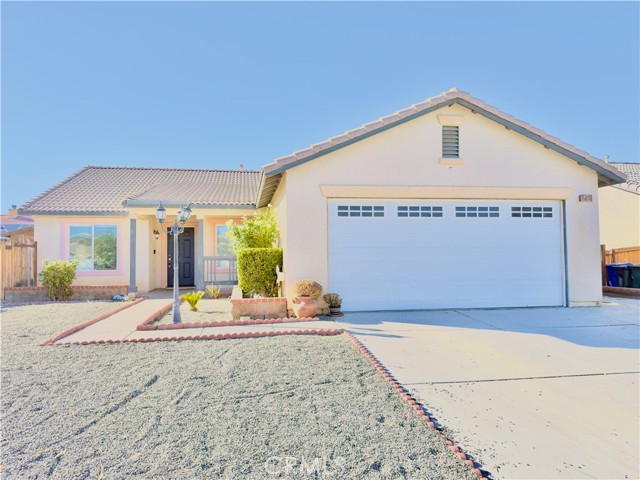 15036 Carrolton, Adelanto CA: https://media.crmls.org/medias/0d8cfbda-5e88-4203-8cb2-e79049b46a0c.jpg