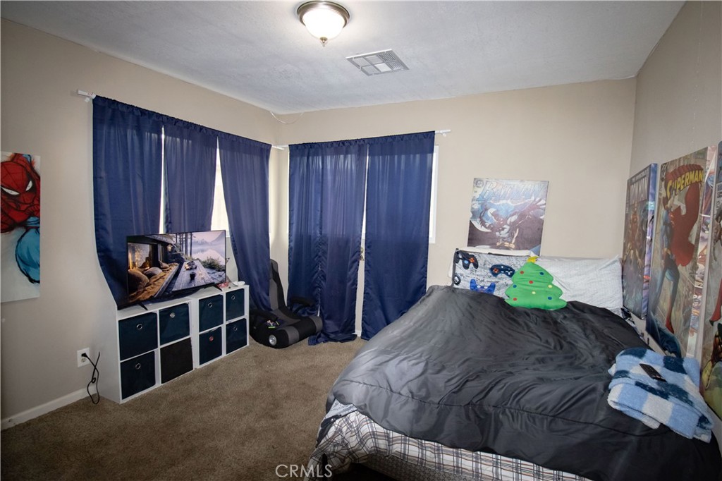 https://media.crmls.org/medias/0d8d773f-3803-442a-9106-7922cdefbdf0.jpg?preset=X-Large