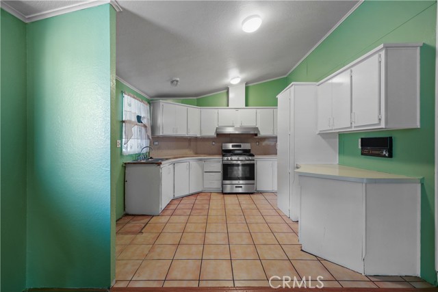 Detail Gallery Image 8 of 20 For 11445 Hartford Ln, Pomona,  CA 91766 - 3 Beds | 2 Baths