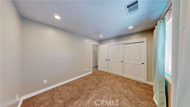 15460 Mandan Road, Apple Valley CA: https://media.crmls.org/medias/0d8dcb48-69f3-4ac9-b0ac-c225343c31c4.jpg