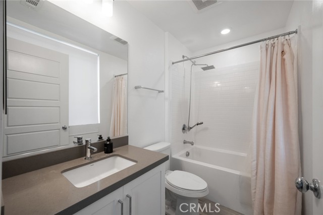 Detail Gallery Image 7 of 21 For 279 Dockside Ln, San Pedro,  CA 90731 - 3 Beds | 3/1 Baths