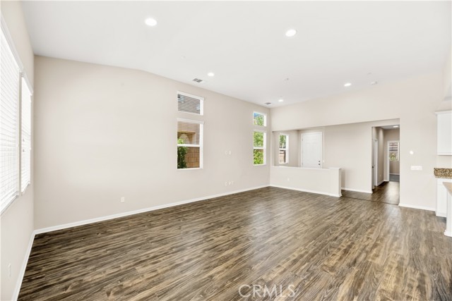 36432 Chervil Court, Lake Elsinore CA: https://media.crmls.org/medias/0d8e63f2-fac7-41c4-971f-3cc3caeeab3e.jpg