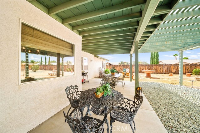 12710 Yorkshire Drive, Apple Valley CA: https://media.crmls.org/medias/0d8ed84e-2545-436b-910f-7bf6a50c1353.jpg