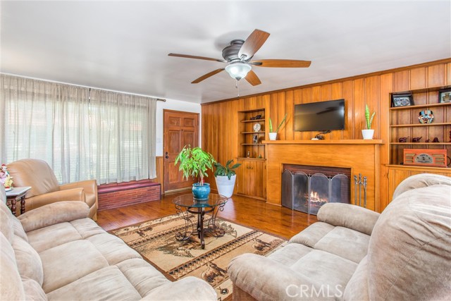 Detail Gallery Image 12 of 22 For 3095 Pepper Tree Ln, San Bernardino,  CA 92404 - 3 Beds | 2/1 Baths